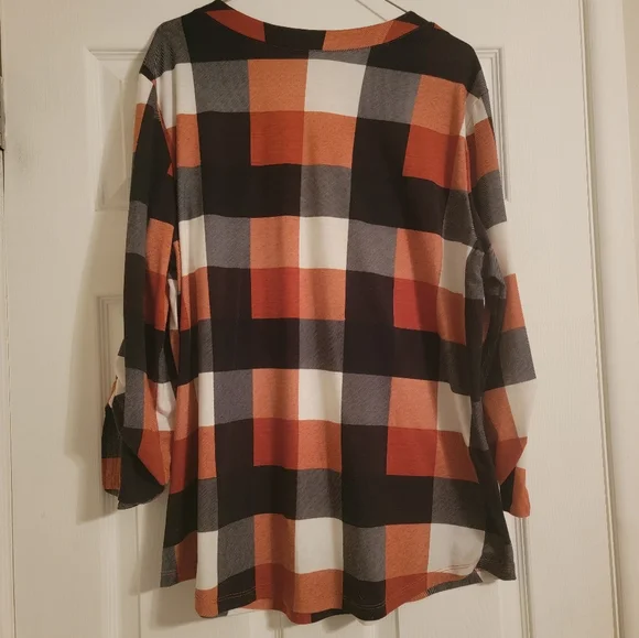 V Neck Plaid Top - Picture 6 of 6
